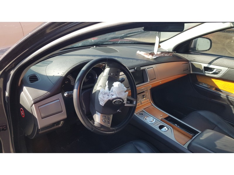 jaguar xf del año 2010