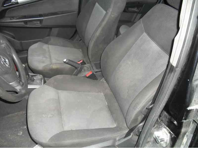 opel astra h berlina del año 2004