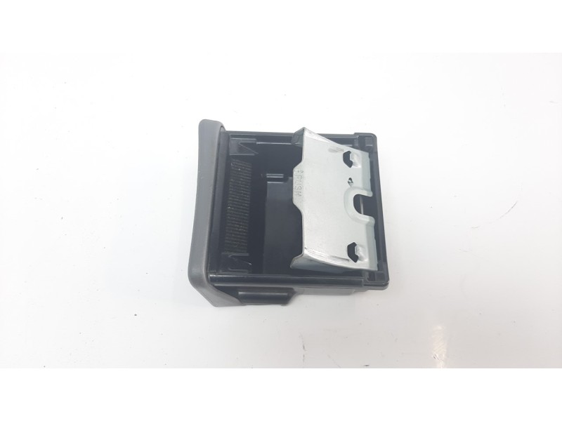 Recambio de cenicero para toyota rav 4 (a2) 1.8 16v cat referencia OEM IAM 7410244010  