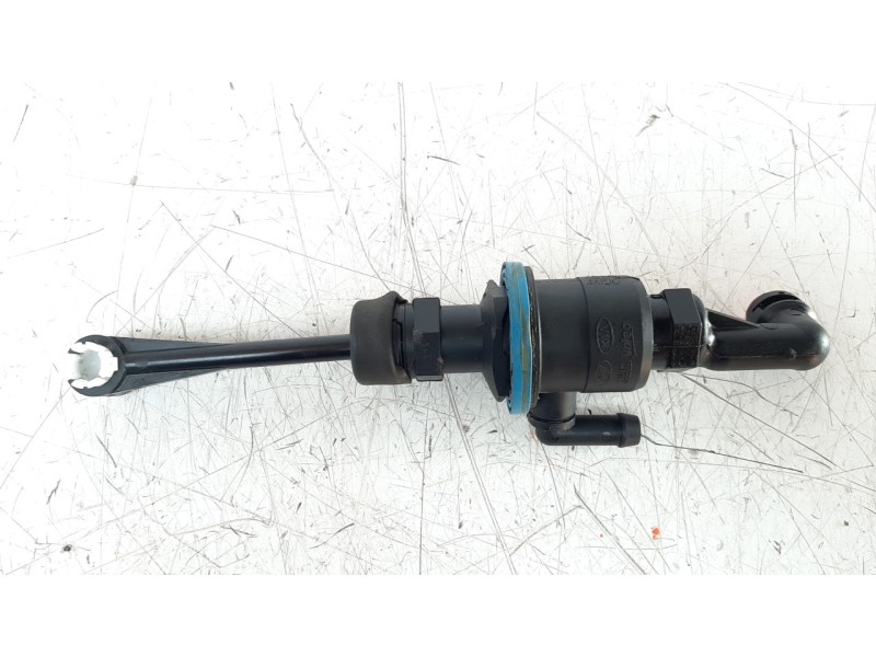 Recambio de bomba embrague para kia stonic (ybcuv) 1.6 crdi cat referencia OEM IAM 41605H8300  