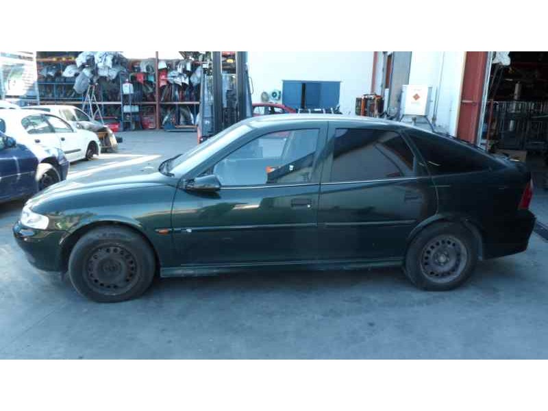 opel vectra b berlina del año 2000