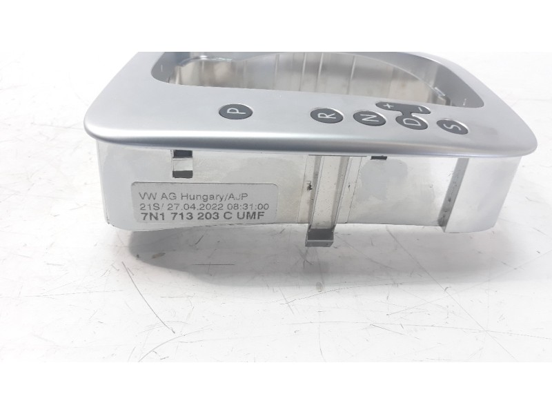 Recambio de moldura para seat alhambra (711) 1.4 16v tsi referencia OEM IAM 7N1713203  