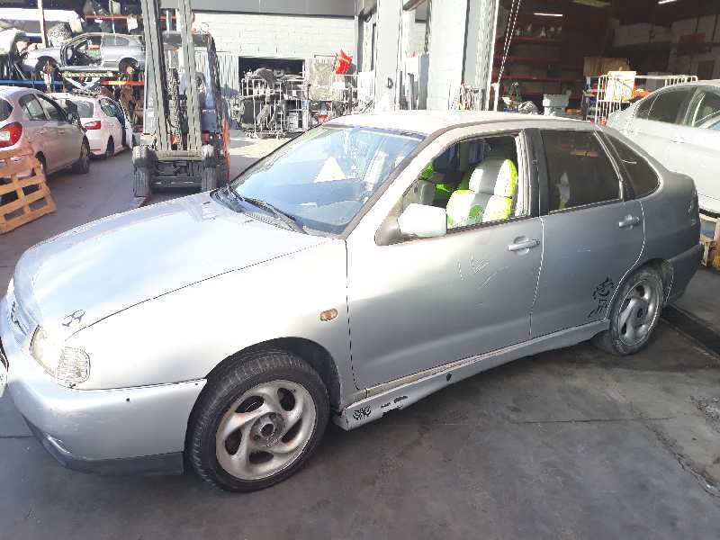 seat cordoba berlina (6k2) del año 1999