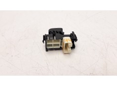 Recambio de mando elevalunas trasero derecho para toyota rav 4 2.0 d-4d cat referencia OEM IAM 848100D030   2