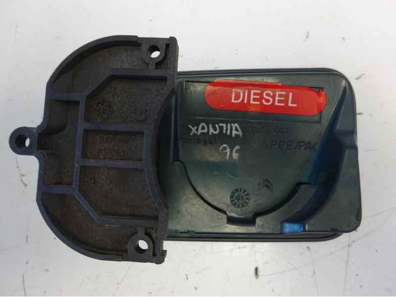 Recambio de tapa exterior combustible para citroen xantia berlina referencia OEM IAM 96081619  