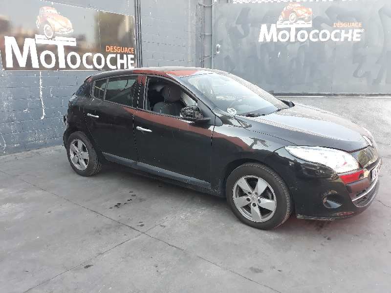 renault megane iii berlina 5 p del año 2008