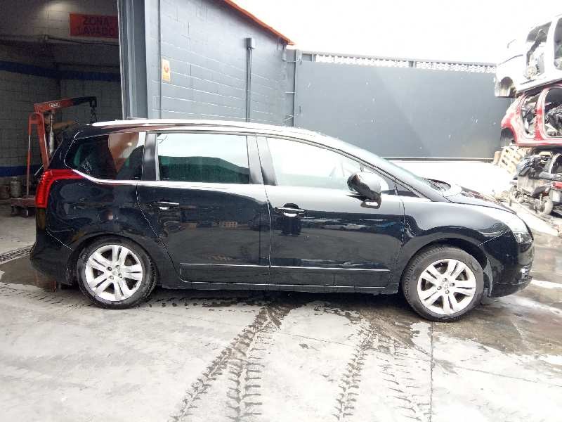 peugeot 5008 del año 2012