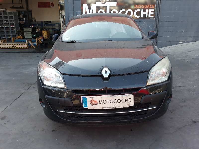 renault megane iii berlina 5 p del año 2008