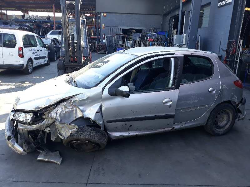 peugeot 206 berlina del año 2003