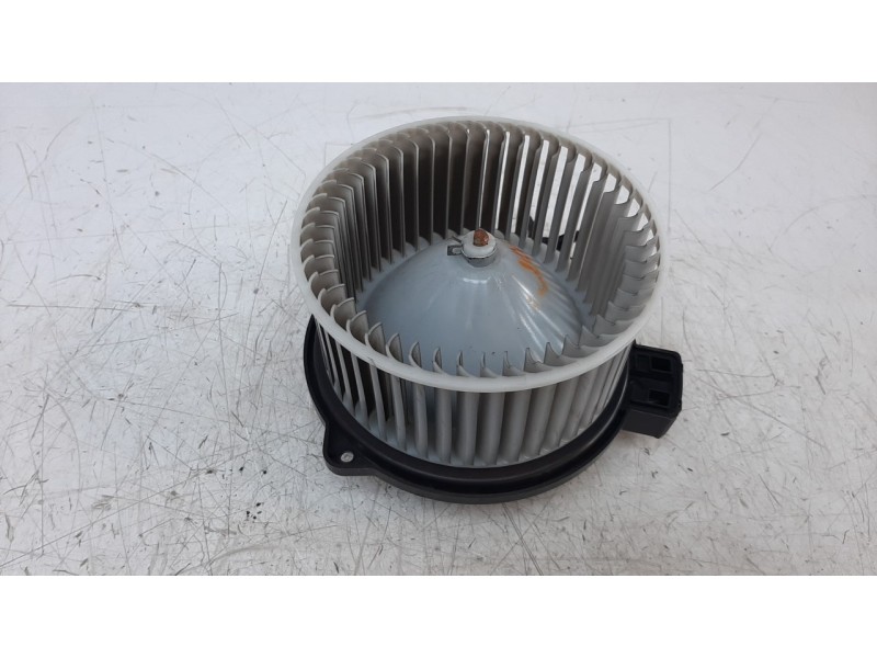 Recambio de ventilador calefaccion para mazda cx-5 2.2 turbodiesel cat referencia OEM IAM 672700701 HB111D651 