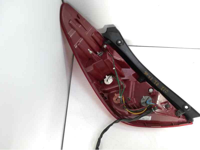 Recambio de piloto trasero derecho para hyundai i20 city s referencia OEM IAM 924021J500 108404750 16395602