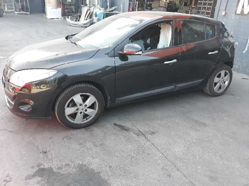 renault megane iii berlina 5 p del año 2008