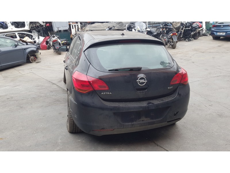 opel astra j lim. del año 2011