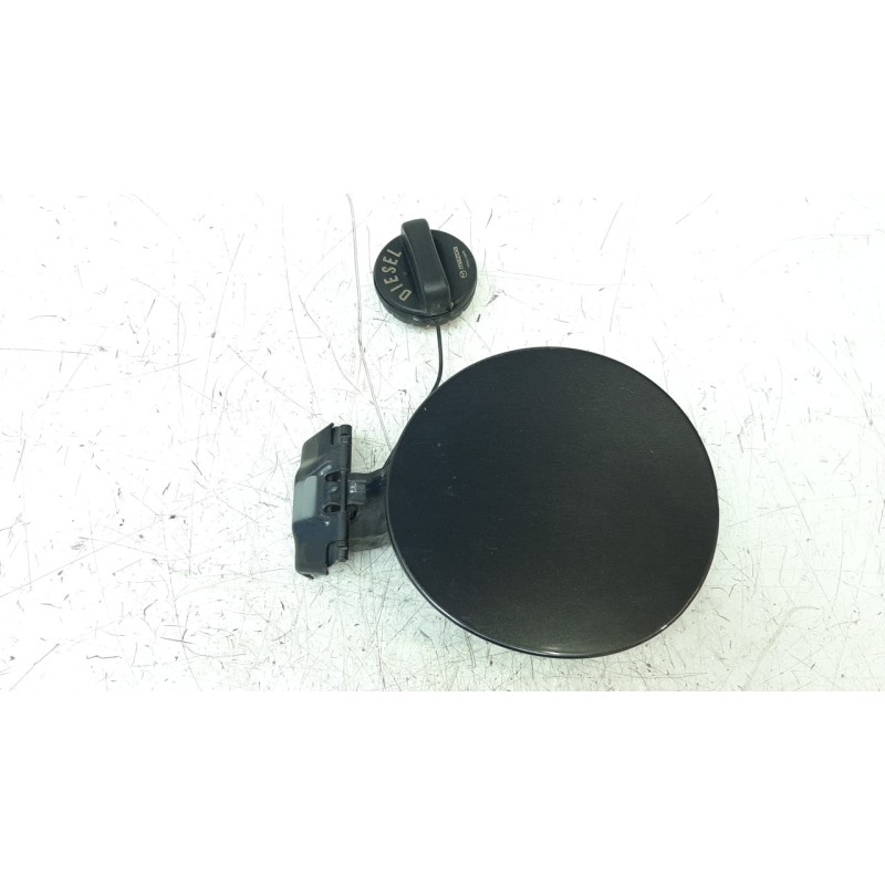 Recambio de tapa exterior combustible para mazda cx-5 2.2 turbodiesel cat referencia OEM IAM KD5342410  