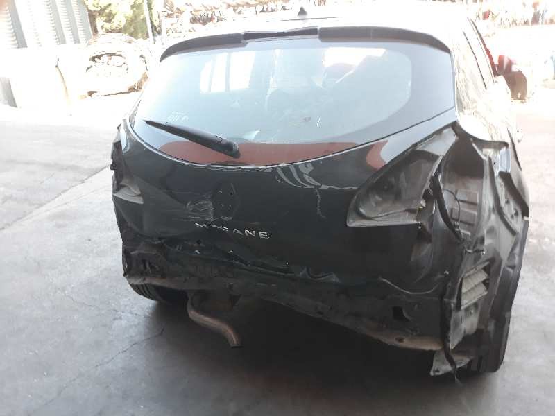 renault megane iii berlina 5 p del año 2008