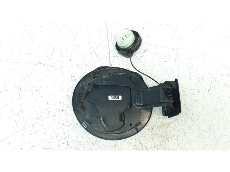 Recambio de tapa exterior combustible para mazda cx-5 2.2 turbodiesel cat referencia OEM IAM KD5342410  