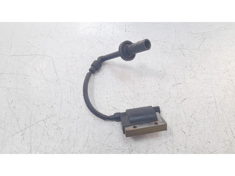 Recambio de bobina encendido para ktm 390 duke 390 duke referencia OEM IAM 93039006033  