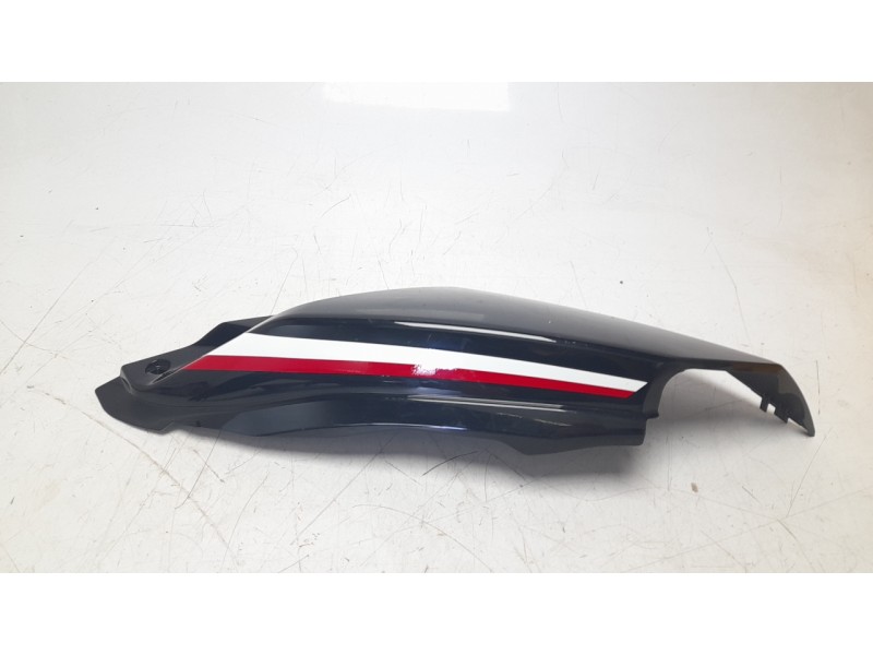 Recambio de moldura para honda x-adv x-adv referencia OEM IAM 77220MKHD01ZA  