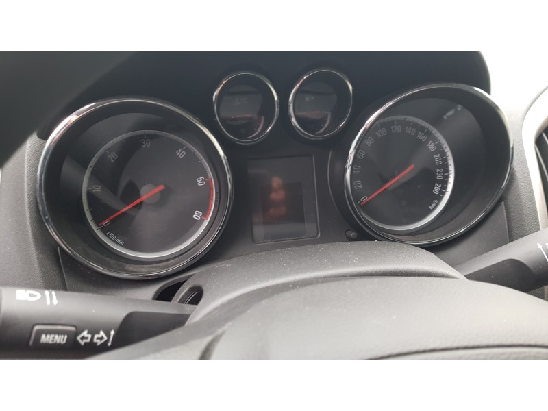 opel astra j lim. del año 2011