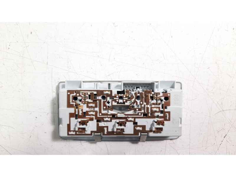 Recambio de luz interior para opel astra j lim. 1.6 cdti dpf referencia OEM IAM 167352  