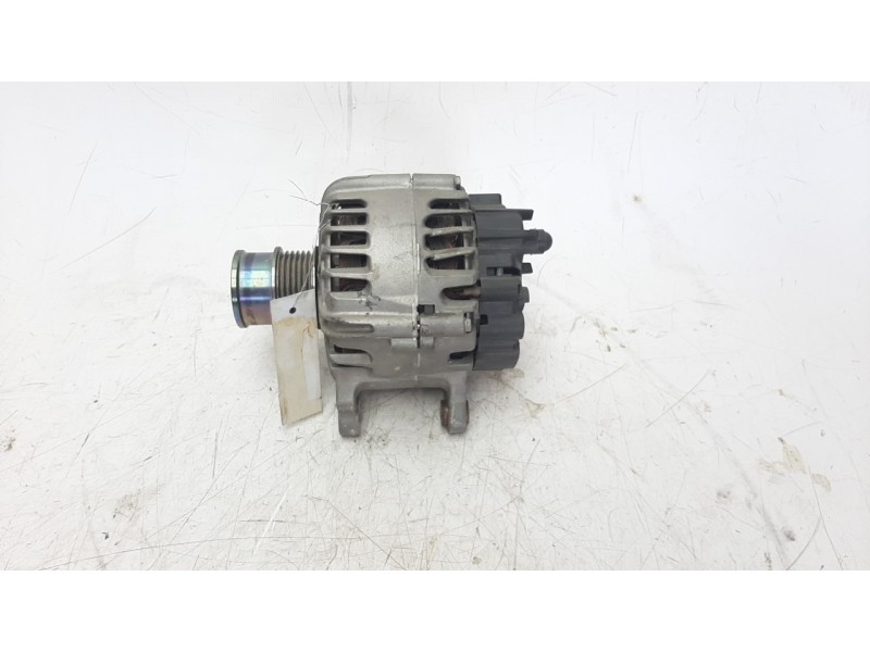 Recambio de alternador para seat toledo (kg3) 1.2 tsi referencia OEM IAM 04E903015 ALF870501 