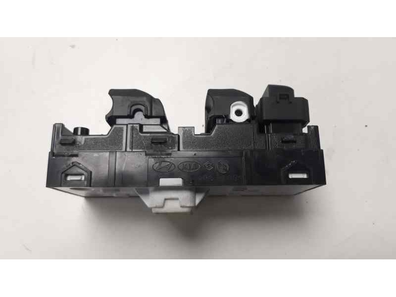 Recambio de mando elevalunas delantero izquierdo para kia ceed 1.6 crdi cat referencia OEM IAM 93570J7100  