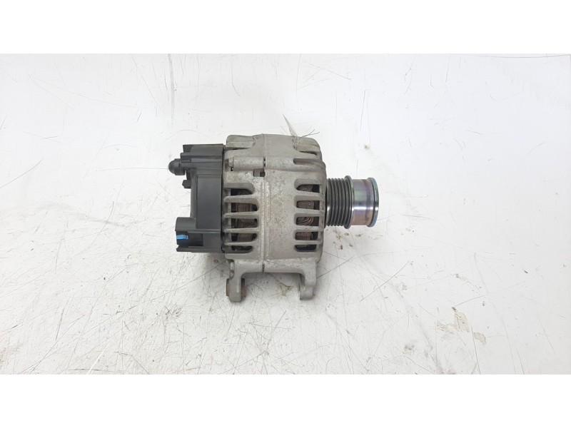 Recambio de alternador para seat toledo (kg3) 1.2 tsi referencia OEM IAM 04E903015 ALF870501 