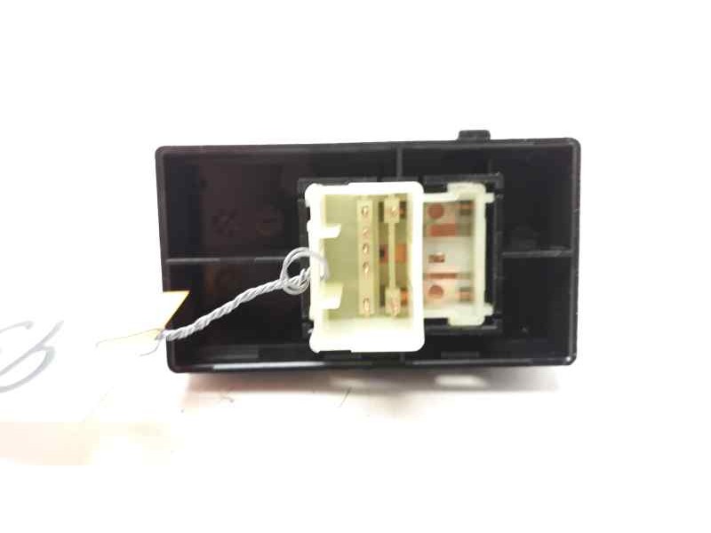 Recambio de mando elevalunas trasero derecho para kia ceed 1.6 crdi cat referencia OEM IAM 40B5221500  