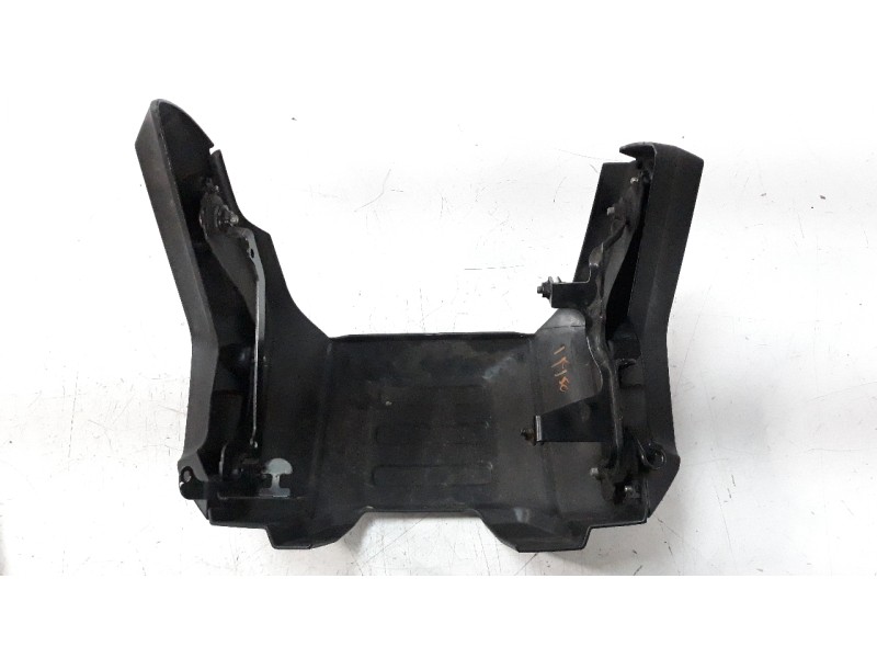 Recambio de moldura para yamaha mt-125 referencia OEM IAM B1VF836500  