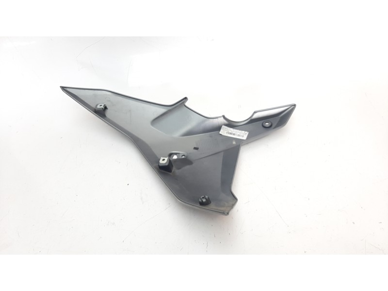 Recambio de moldura para bmw r 1200 rs referencia OEM IAM 46638545324  