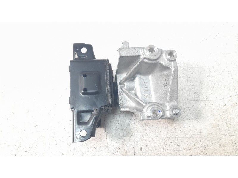 Recambio de soporte motor para kia rio (yb) 1.2 cat referencia OEM IAM 218301R000  