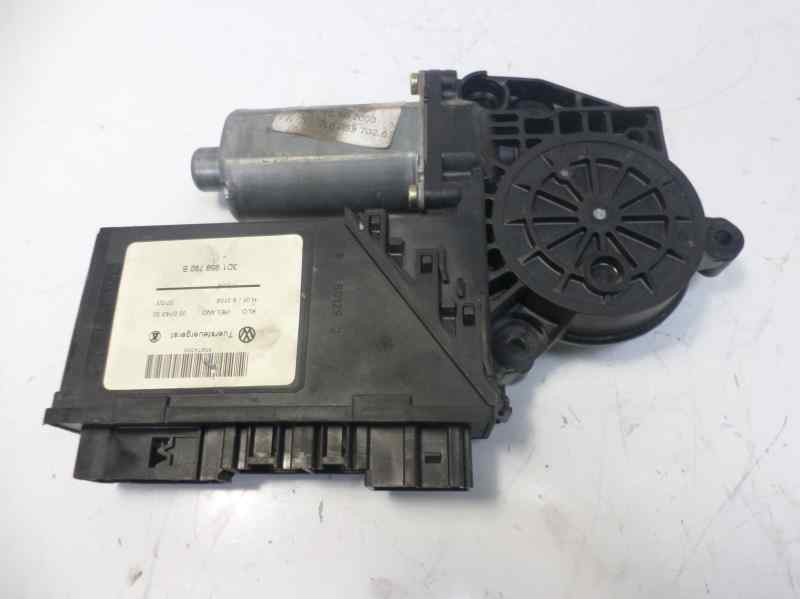 Recambio de motor elevalunas delantero derecho para volkswagen touareg (7la) tdi v10 referencia OEM IAM 7L0959702B 3D1959729B 