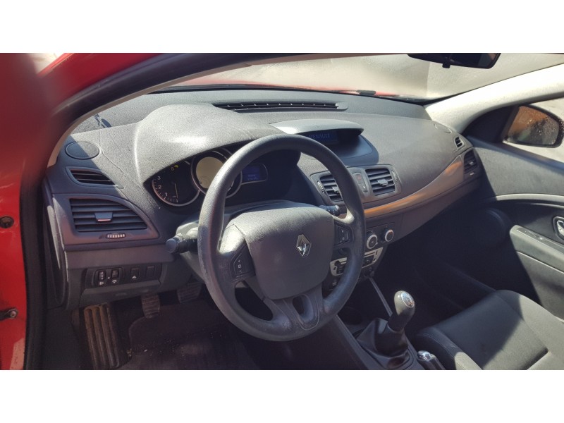 renault megane iii berlina 5 p del año 2013