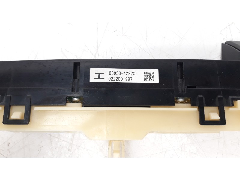 Recambio de warning para toyota rav 4 2.0 d-4d cat referencia OEM IAM 8395042220  