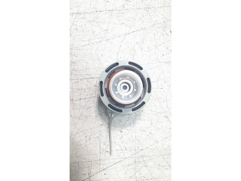 Recambio de tapon combustible para kia rio (yb) 1.2 cat referencia OEM IAM 3101038600  