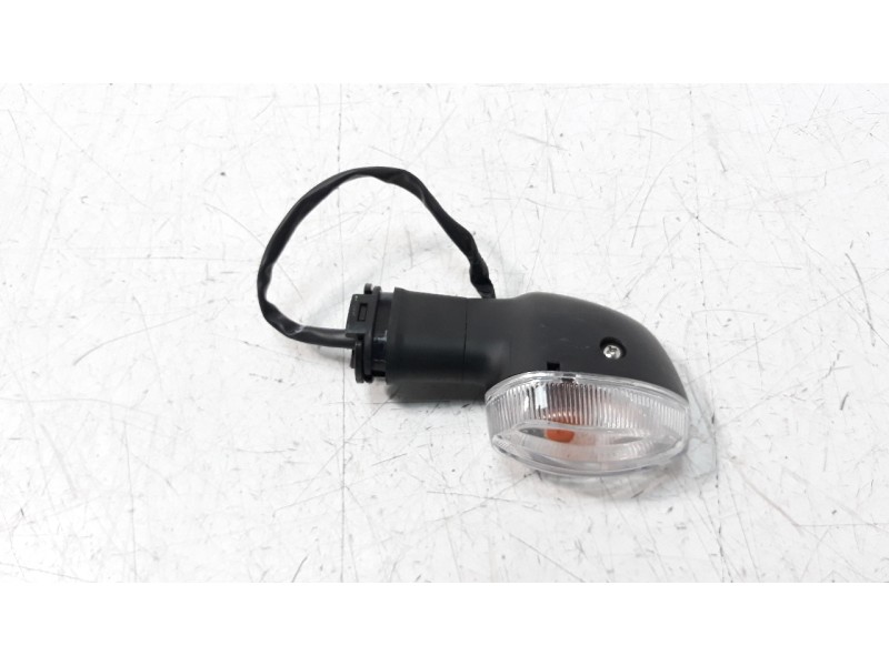 Recambio de piloto delantero derecho para yamaha mt-125 referencia OEM IAM 2PN8332000  