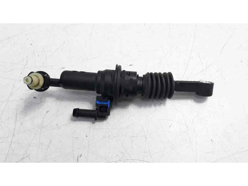 Recambio de bombin embrague para kia ceed 1.6 crdi cat referencia OEM IAM 41600G4200  