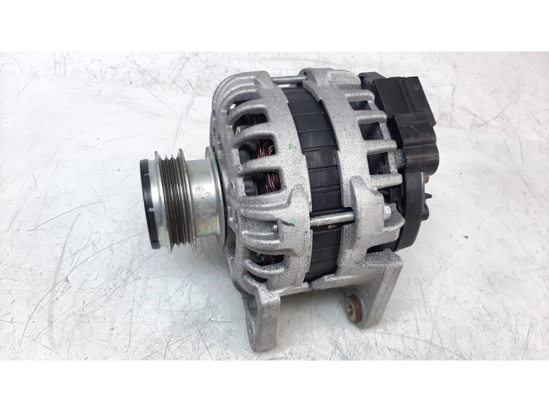 Recambio de alternador para dacia sandero basis referencia OEM IAM 231008386R ALF640501 