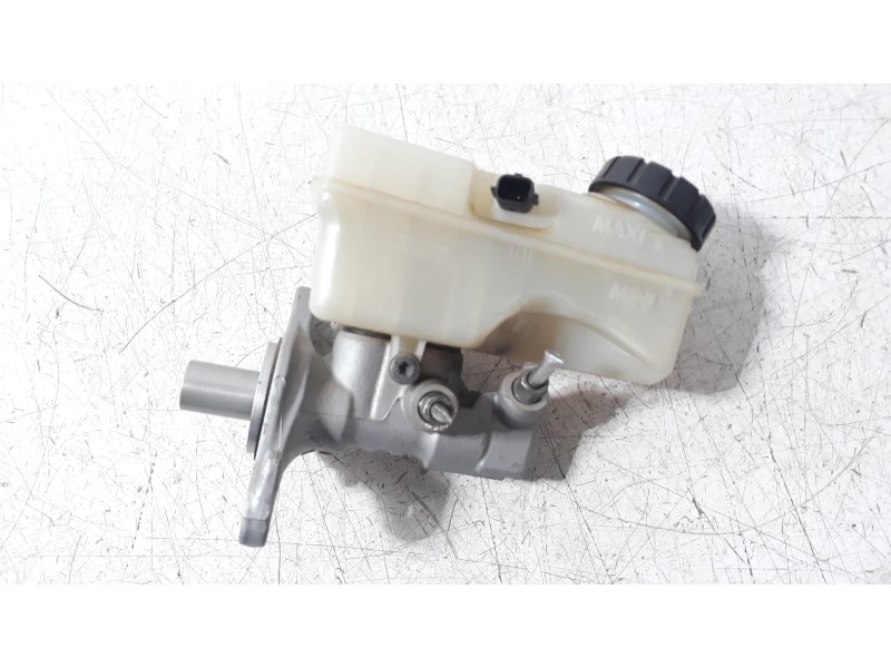 Recambio de bomba freno para dacia sandero basis referencia OEM IAM 460111938R  
