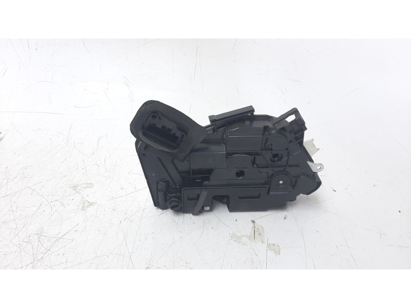 Recambio de cerradura puerta trasera izquierda para seat toledo (kg3) 1.2 tsi referencia OEM IAM 5E0839015A  