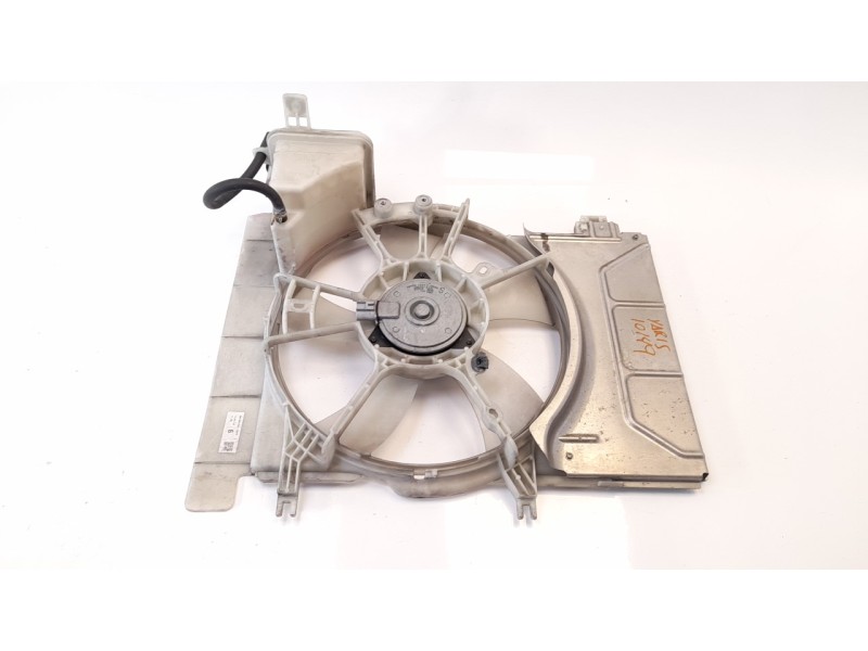 Recambio de electroventilador para toyota yaris active referencia OEM IAM 4227504972 47055 