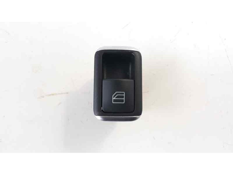 Recambio de mando elevalunas trasero derecho para mercedes-benz clase cla (w117) cla 220 cdi (117.303) referencia OEM IAM A20490