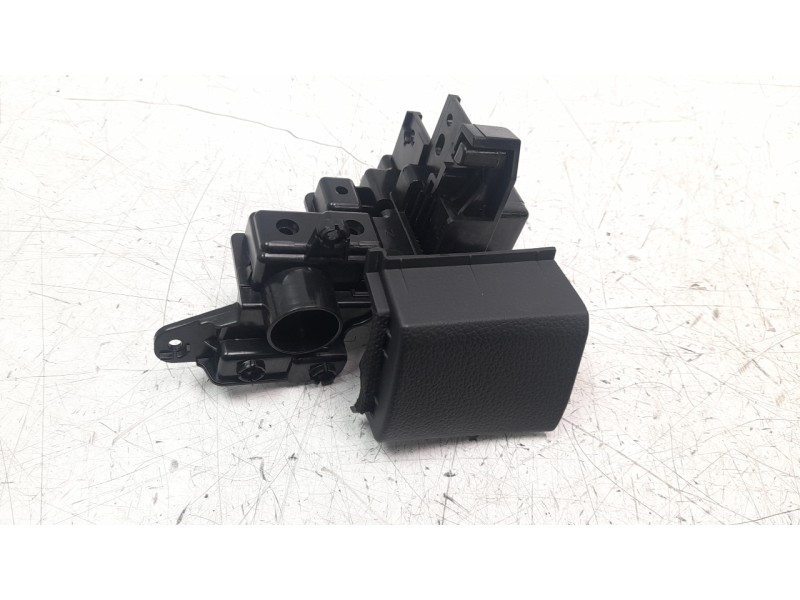 Recambio de moldura para ssangyong rexton limited 4x4 referencia OEM IAM YS1452Y400LA0  
