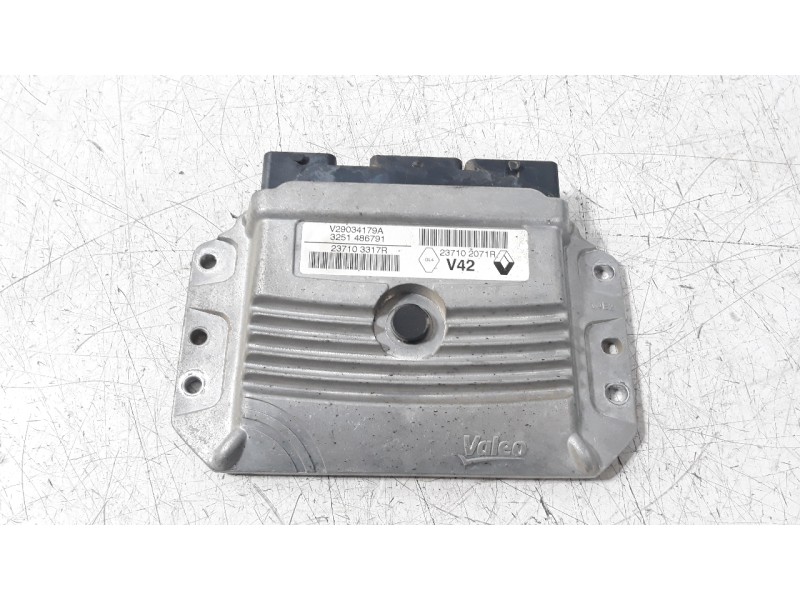 Recambio de centralita motor uce para dacia sandero basis referencia OEM IAM 237102071R  