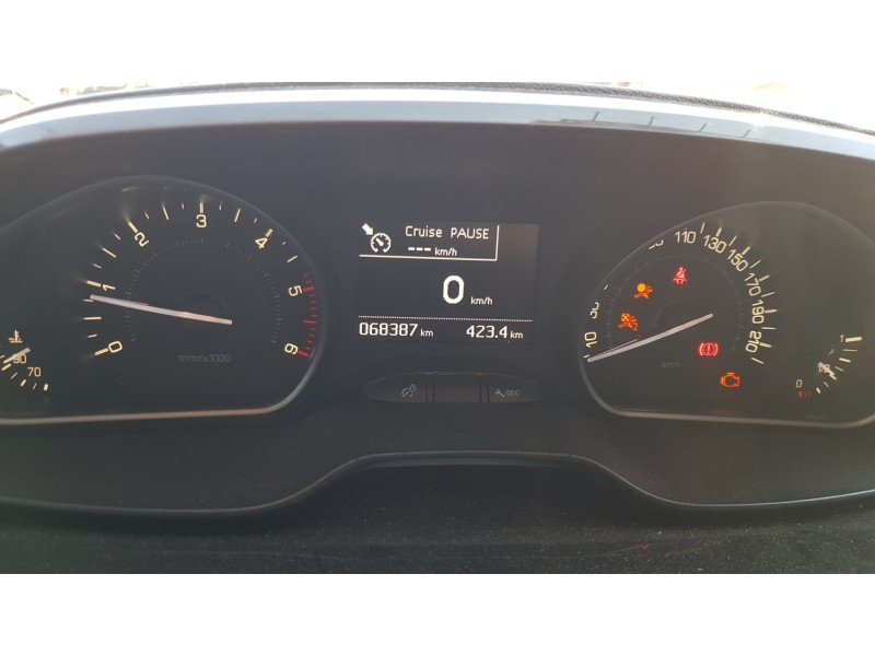 peugeot 208 del año 2016