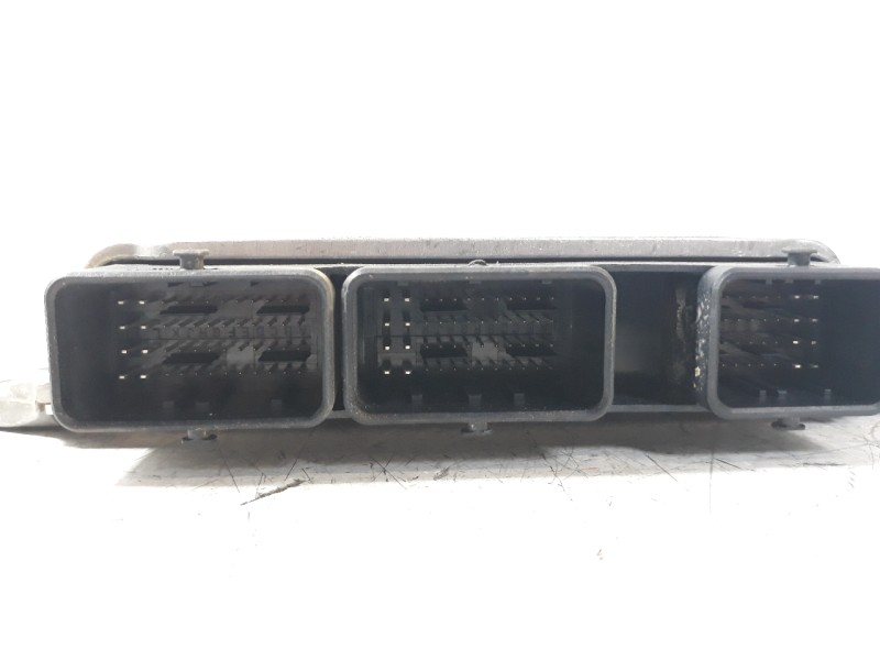 Recambio de centralita motor uce para dacia sandero basis referencia OEM IAM 237102071R  