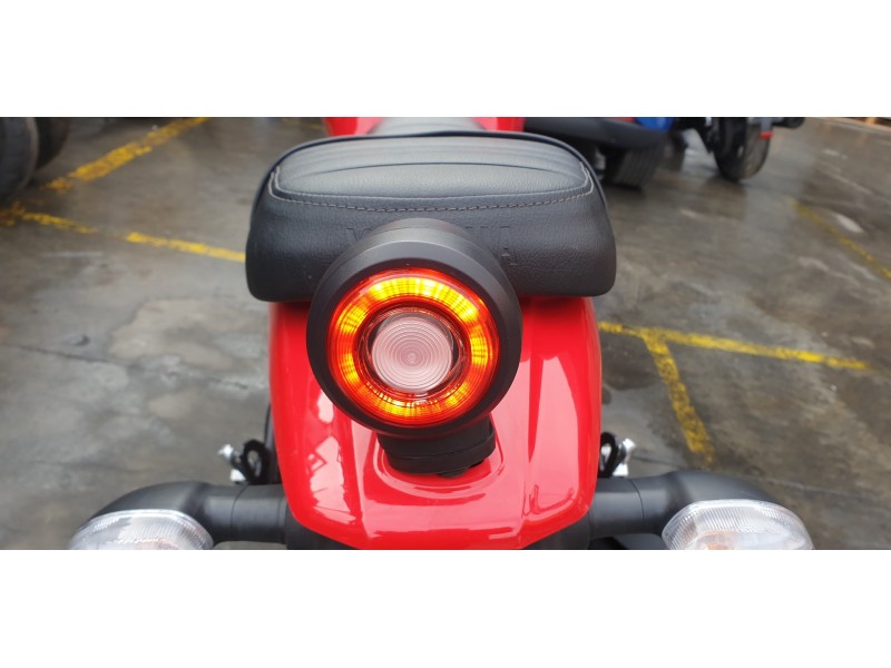 Recambio de piloto trasero central para yamaha mt-125 referencia OEM IAM B1VH470000  