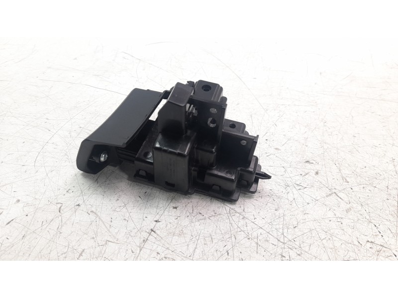 Recambio de moldura para ssangyong rexton limited 4x4 referencia OEM IAM YS1452Y400LA0  