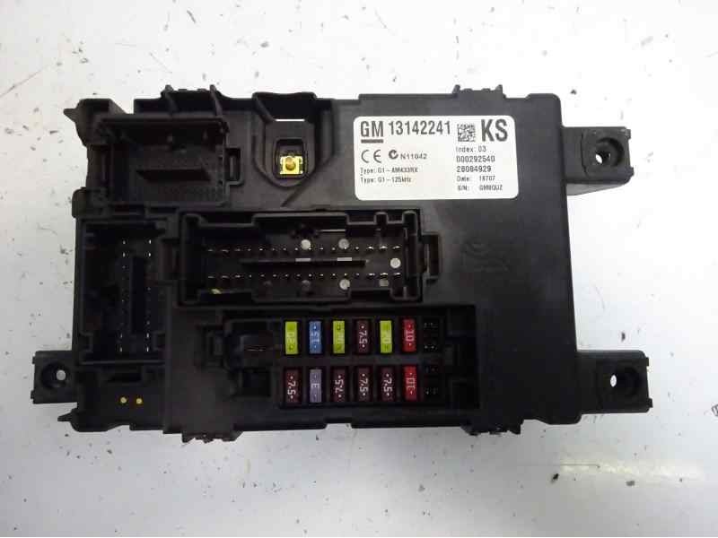 Recambio de caja reles / fusibles para opel corsa d essentia referencia OEM IAM 131142241 000292540 28084929