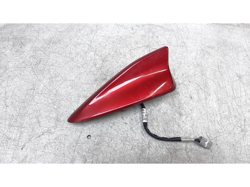 Recambio de antena para mazda 3 lim. () 2.2 turbodiesel cat referencia OEM IAM BHN966930  